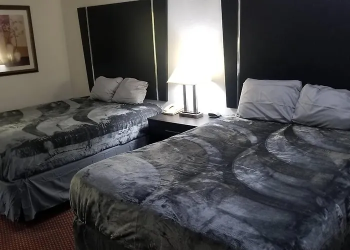 Hotel 2 Queen Beds Hotel Room 131 Wi-Fi